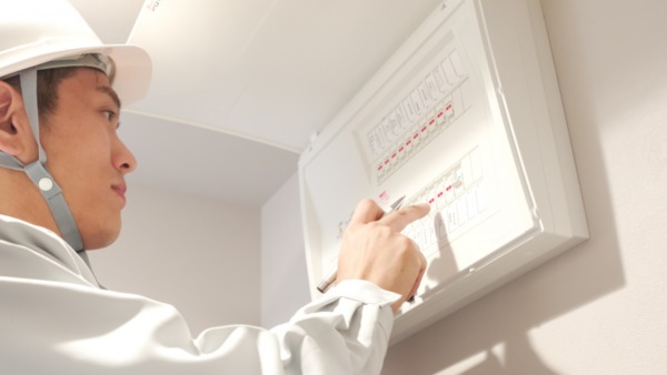 分電盤とは？役割や交換時期をわかりやすく解説【初心者向け】